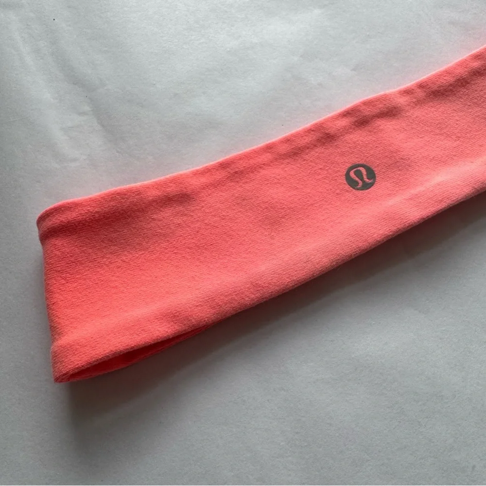 Lululemon Fly Away Tamer Headband II Poppy Coral Luxtreme Lycra Sweat Wicking